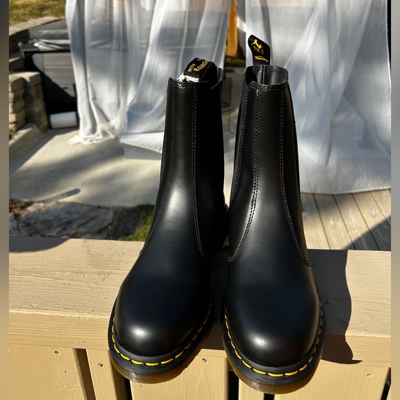 NEW Dr. Martens Hi Chelsea Black Boots 2976 - Picture 9 of 9
